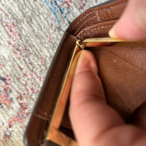 Louis Vuitton Kisslock Wallet - Picture 15 of 17